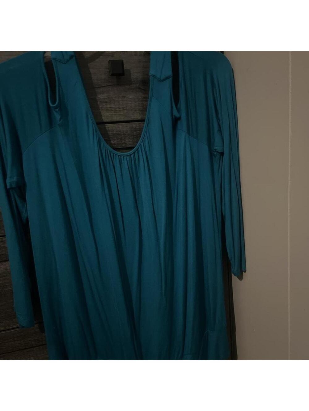 Women's Blue and Green Shirt